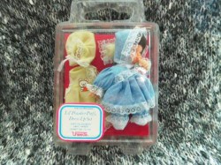 6 INCH PEEWEE LIL' POWDER PUFF DRESS UP SET UNEEDA IN PACKAGE